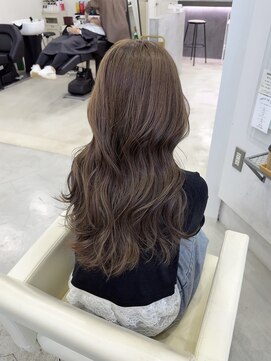 ソルア(soLua) ブラウンベージュ