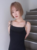 ルーム(Loom.)&nbsp;ケアブリーチ ハイトーンボブ 切りっぱなしボブ レイヤーボブ