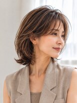 サーカス バイ ビュートリアム 青山(CIRCUS by BEAUTRIUM)&nbsp;白髪ぼかしハイライト ふんわり上品 レイヤーカット 表参道