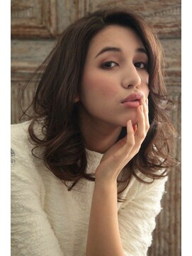 ヌンクマールス(NUNC malus) 外国人風 かきあげ 立体感 かっこいい けどかわいい