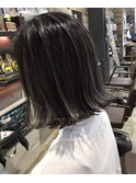 外国人風ボブ ハイライトグラデーション グレージュ　外ハネ