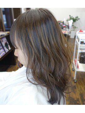 美容室 夢先案内 バレイヤージュハイライト+ミディアムボブ