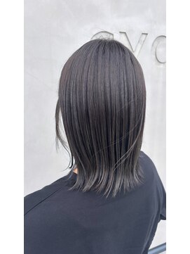 シアン(cyan) 赤みを抑えた柔らかグレージュカラー