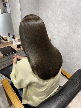 モク(mok) 秋カラーオリーブグレージュ髪質改善トリートメント