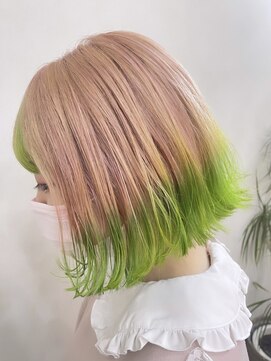 イル(iLu.) ピンクベージュ/ライムグリーン/グラデーション/ボブ