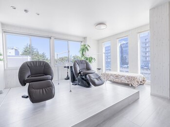 スミカ(Sumika)の写真/日頃の疲れを癒す＊解放感のある店内で癒しのヘッドスパを♪