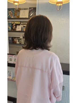 ティティーサッポロ(tity sapporo) くびれミディアムウルフ×上品ベージュ