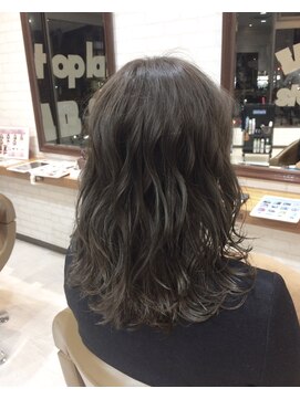 ストップレディー(stop lady) 外国人風ブルーサファイアカラー