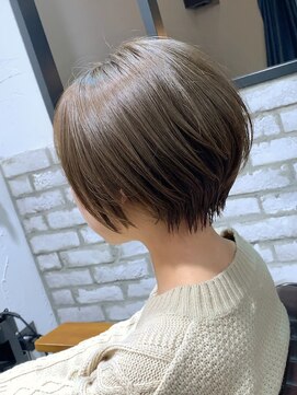 アヴァロン(AVALON) 絶壁解消！丸みショートヘア×ハイライトカラー