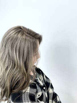 カフネ(KAHUNE) 【COLOR】外国人風ペールベージュ