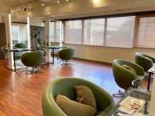 リビングの様な寛ぎを得られる、広々としたフロア