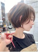 大人かわいい美髪ホワイトグレージュ ネビージュショートボブ