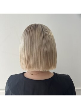テクライズ 豊橋店(TECHRISE) 外国人風ブロンドボブスタイル