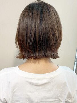 ダブルバイグリッター(W by GRITTERs) 外ハネボブ 切りっぱなしボブ オリーブベージュ