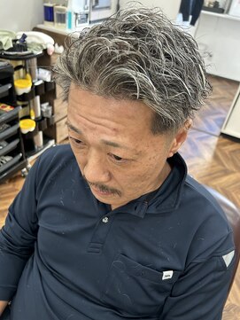 ヒカリ バイ イサミ 西川口(Hikari by ISAMI) 韓国マッシュスペインカールスパイキーショート〈理容室〉西川口