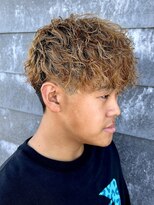 ヒュイル バイ ニアウ(Hwyl by Niau)&nbsp;波巻きスパイラルパーマメンズカットパーマカラーブリーチ