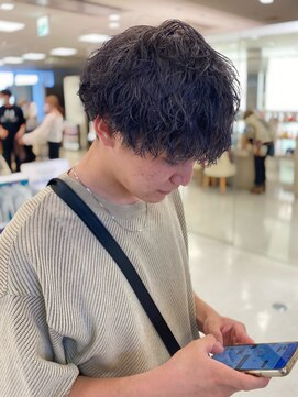 シャルムバイケンジ(Charm.by KENJE) シャドウパーマ波巻き無造作ツイストスパイラル銀座メンズパーマ