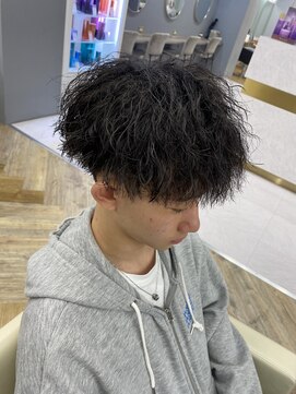 アレス バイ シカ 神戸三宮元町店(ALLES by Cica) 波巻きツイストスパイラルパーマツーブロック刈り上げ