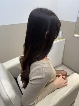 シュヴーブリヤン(cheveux brillants) 『美髪ストレート×やわらか巻き』暗髪でも透け感を叶える艶髪