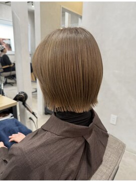 エモ(emo) ミルクティーベージュ