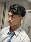 かきあげアップバングパーマスキンテーパーフェード
