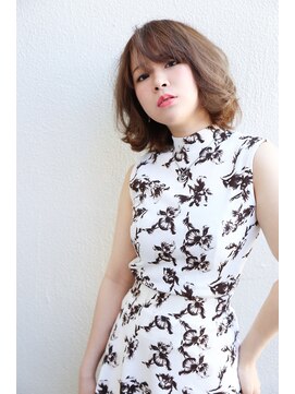 イソラブル(ISOLA-blu) 【柔らかな質感】ハイトーンアッシュ×ふんわりボブ