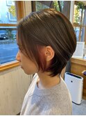 イヤリングカラー　前髪なしショート