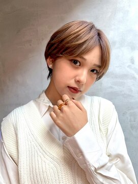 バズ ビー(BUZZ Bee) 大人ショート◇ベージュカラー