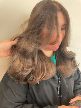 バイオレット ナゴヤ(Violet Nagoya) 透明感カラー ハイライト ベージュカラー カーキベージュ