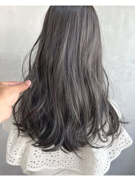 キチ(kichi.) [kichi.] セミロング×グレージュ
