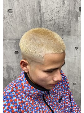 スワッグベース(SWAG BASE) 金髪ボウズスキンフェード