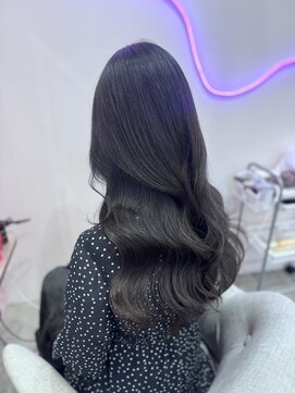 ウィクシーミミ 栄矢場町店(wixy mimi) ダークグレー