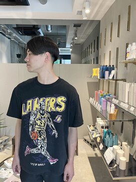 ミリ(milli Produce by ITAKURA) 前下がりセンターパート