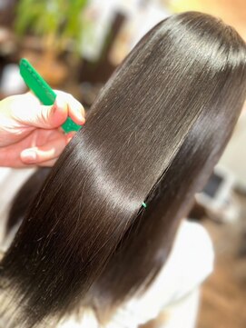 トゥルートラスト アン 下石田店(True Trust un) ブリーチなしカラー立体感艶カラーストレートロングヘア