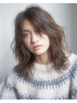 エミュ 新宿(emu) 大人可愛いミディアムレイヤー