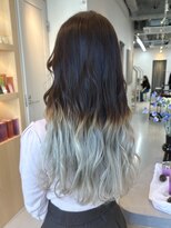 シダ(sida SAIIN)&nbsp;【西村】20代30代ホワイトグラデーション