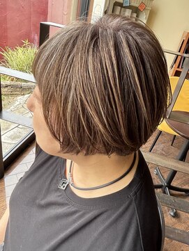 アルファレイズドゥ(alphareizdeux) ショートボブ 40代50代グレーカラー白髪ぼかし