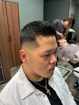 MEN’S HAIR/サーフカール/刈り上げセンターパート/柏