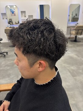 星川指名　刈り上げスパイキーショート　