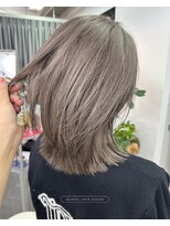 ウカン(UKAN.) 似合わせカット+ダブルカラー