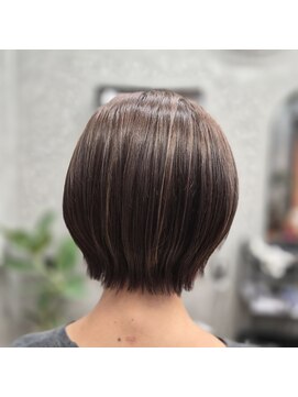 リス 本厚木店(lisse) 切りっぱなしボブ×イヤリングカラー