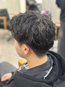スウェル 稲毛店(Swell) MEN’S HAIR/サーフカール/刈り上げセンターパート/稲毛