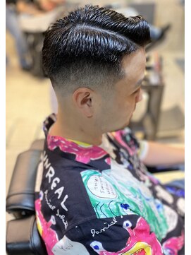 フランクスバーバー アンド ビアークラブ(FRANK'S BARBER and BEER CLUB) 七三オールバックスキンフェードかき上げサイドパートショート