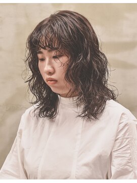 ニイ(nii.) レイヤーカット×くるくるパーマ