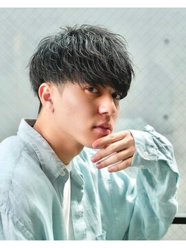 イーラ(era) ソフトツイストパーマナチュラルマッシュ刈り上げツーブロック