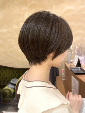 ビュートリアム265(BEAUTRIUM 265) 可愛いショート 耳掛けショート ダークグレージュ モテショート