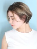 40代デザインカラーオリーブベージュ小顔レイヤーショート