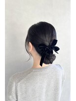 テラスプラス(テラス+)&nbsp;お呼ばれヘアセット　タイトシニヨン　リボンアレンジ