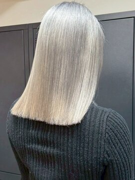 イリ 大阪(ili) インナーカラー/ハイライト/縮毛矯正/レイヤーカット/髪質改善