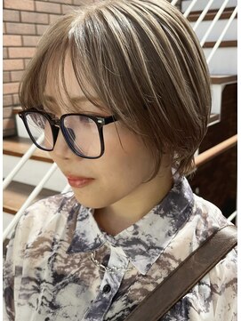 キー(kii) ミルクティベージュ　ショートボブ